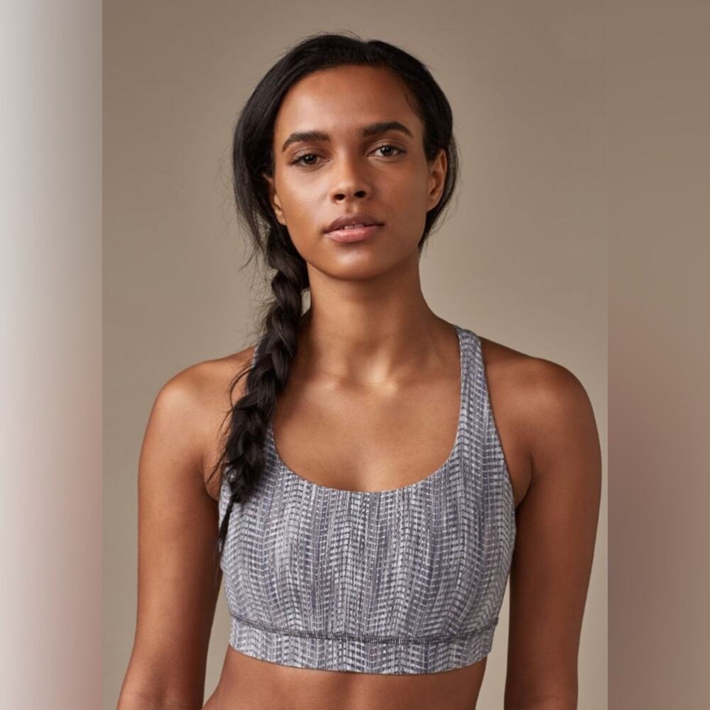 Lululemon Energy Bra
Power Luxtreme Arrow Jacquard Battleship Silver Spoon